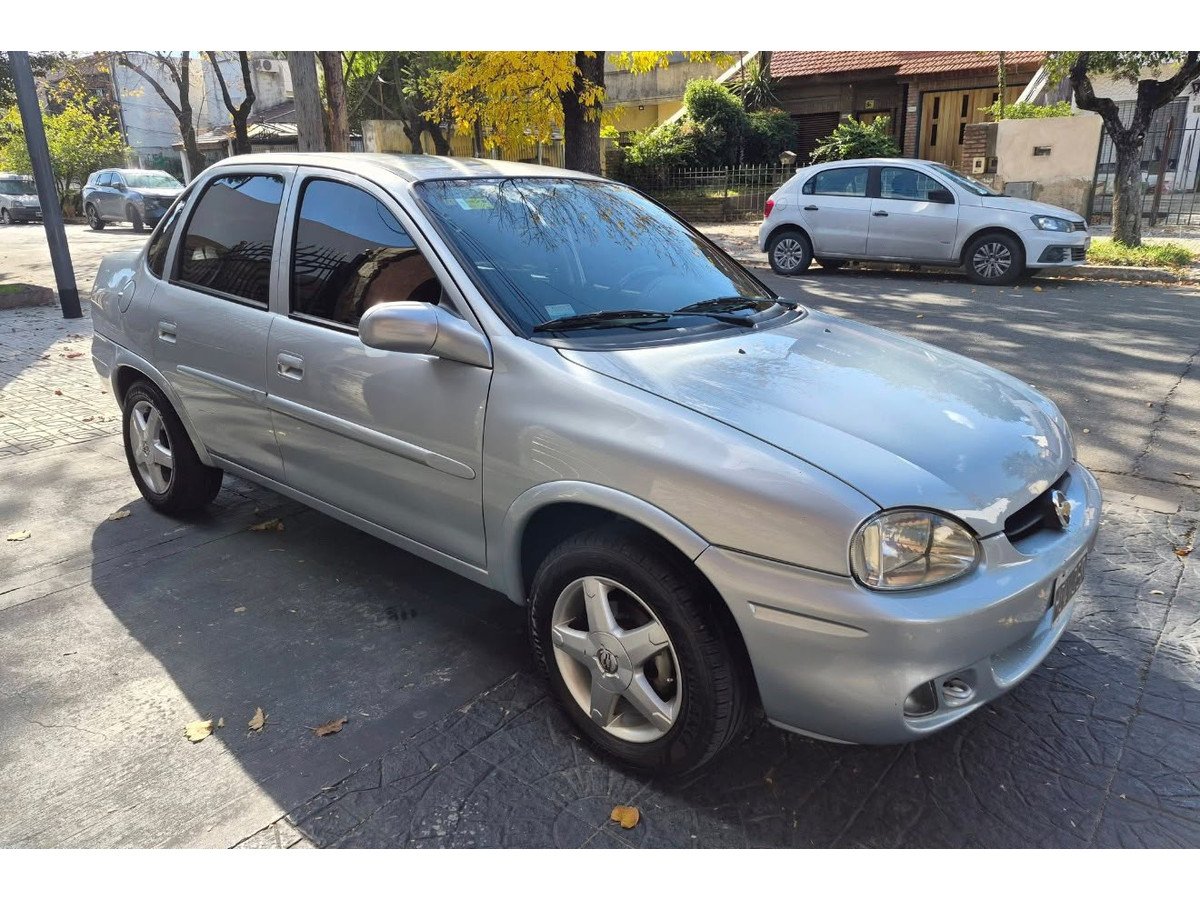 Auto compacto: fotografía compartida por Autos Buenos Aires